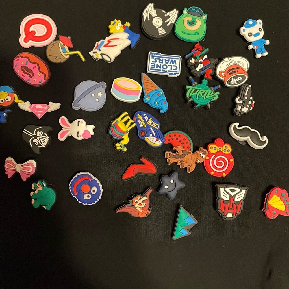 50 Random Croc Charms
